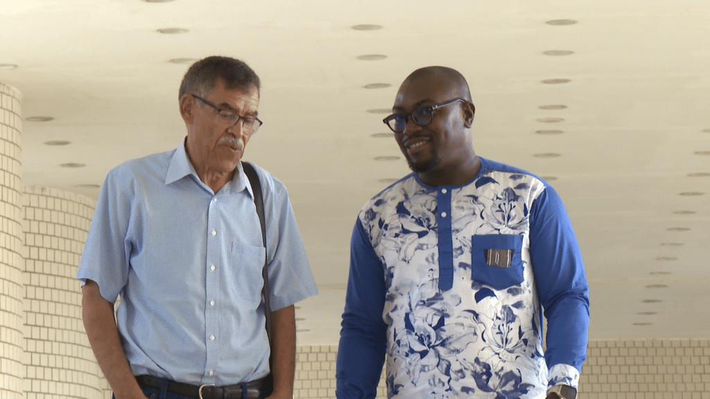 Iz-eddine Gourirran, Président et fondateur de la Fédération panafricaine des festivals du cinéma et de l’audiovisuel en compagnie du Président du Réseau des Journalistes Culturels Francophones d'Afrique de l'Ouest (RJCFAO)